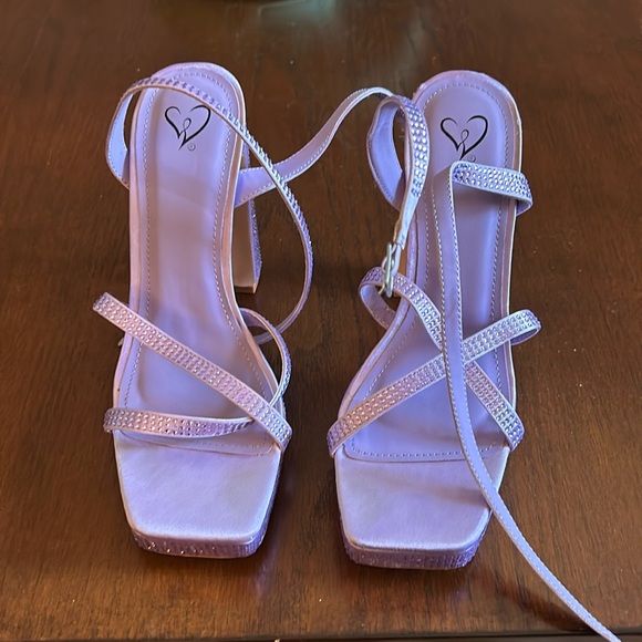 Purple rhinestone heels 💜 - windsor - worn once - women’s size 8 - Picture 1 of 6